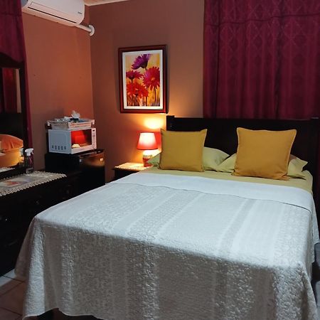 Ultimate Freedom Bed And Breakfast Santa Cruz Dış mekan fotoğraf